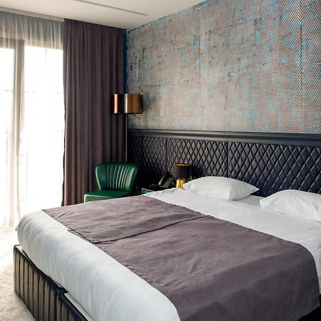 Solomon Hotel Кутаиси Екстериор снимка