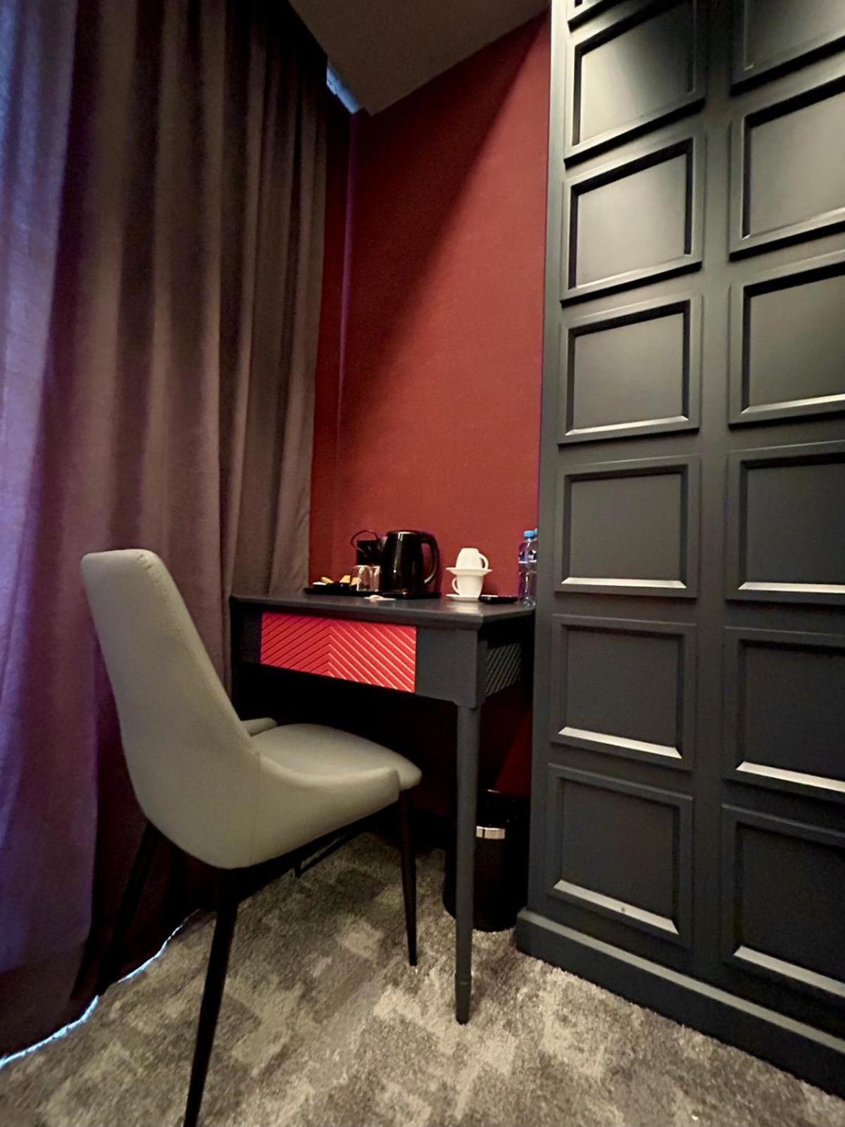 Solomon Hotel Кутаиси Екстериор снимка