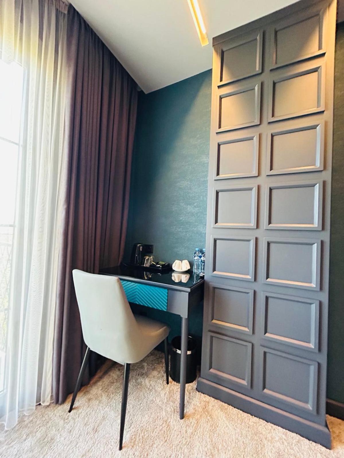 Solomon Hotel Кутаиси Екстериор снимка
