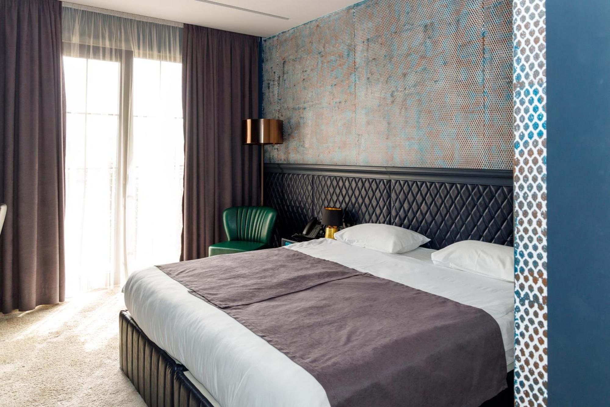 Solomon Hotel Кутаиси Екстериор снимка