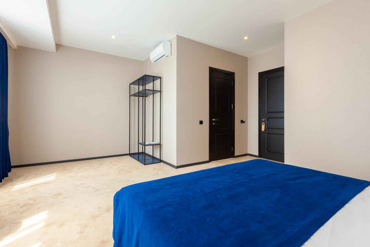 Solomon Hotel Кутаиси Екстериор снимка