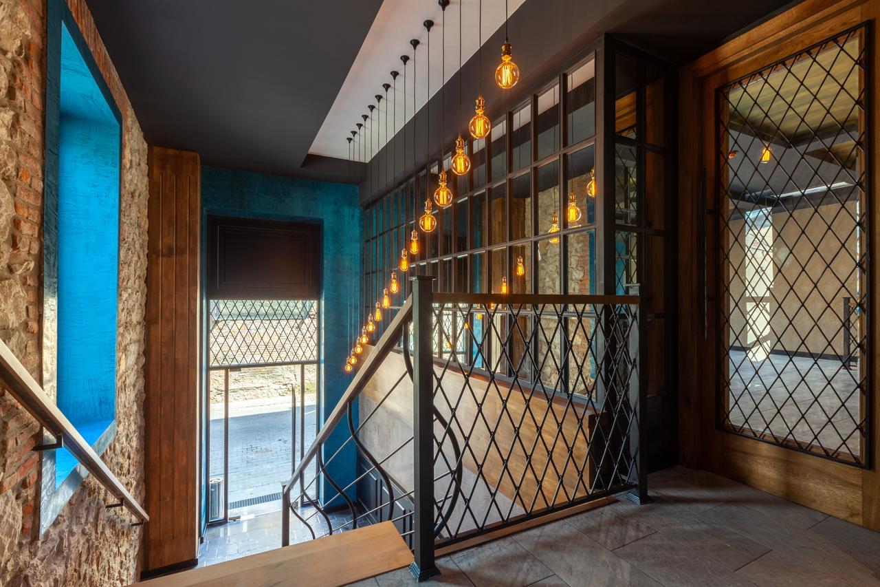 Solomon Hotel Кутаиси Екстериор снимка